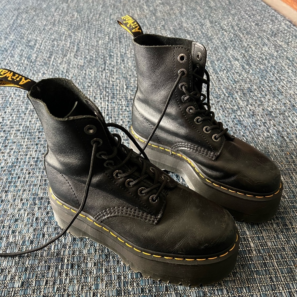 1460 PASCAL MAX LEATHER PLATFORM BOOTS Doc Marten